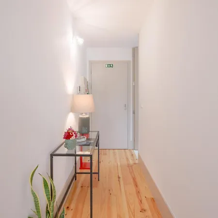 New - Bright In Santa Catarina Porto