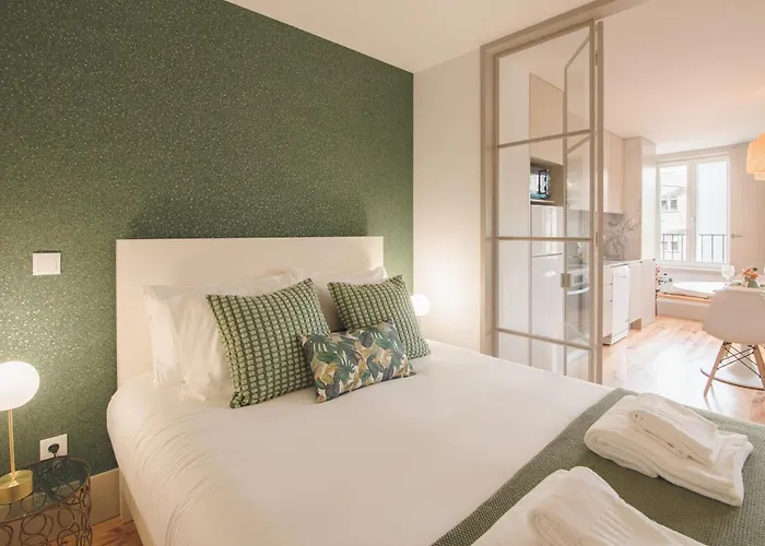 New - Bright In Santa Catarina Apartament Porto