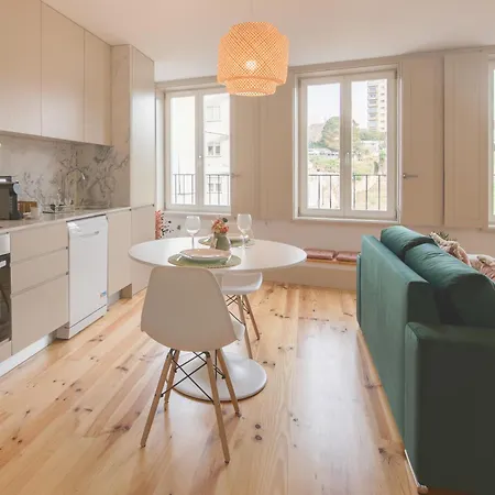 New - Bright In Santa Catarina * بورتو